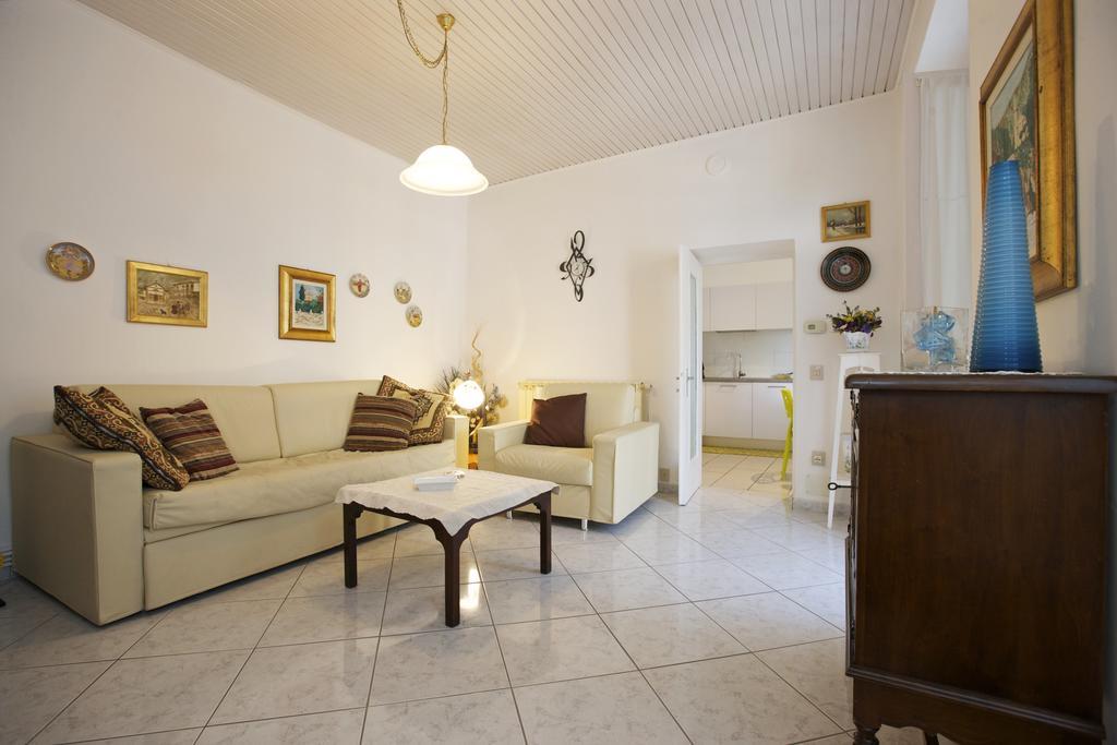 Ferienwohnung Piazzale Italia Oggebio Exterior foto